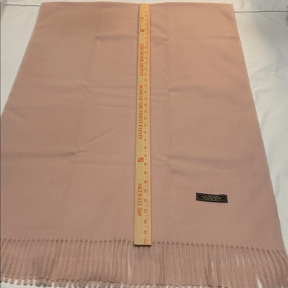 Sund Cashmere Pink Scarf in the box New - Picture 5 of 8